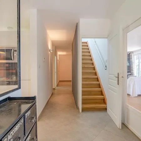 Riviera Villa *